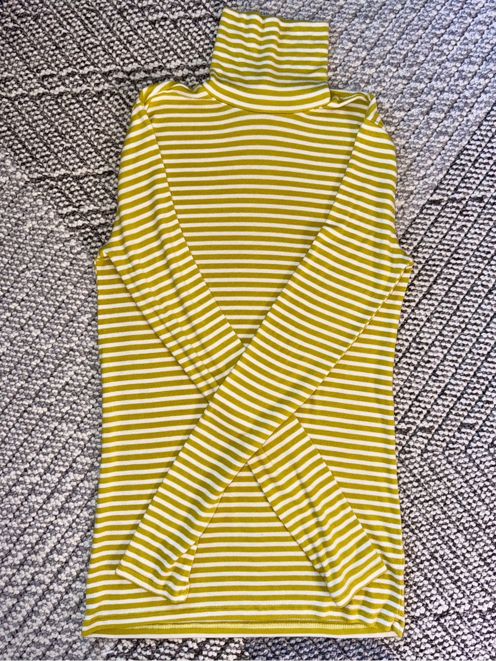 GAP Bright Green and White Ribbed, Striped Turtleneck — M Tall